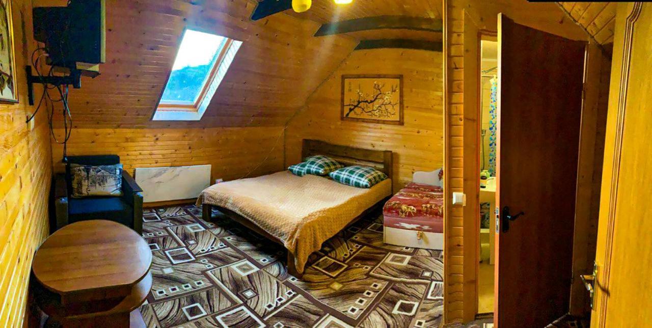 Під Лісом У Гіда Villa Yaremche Bagian luar foto