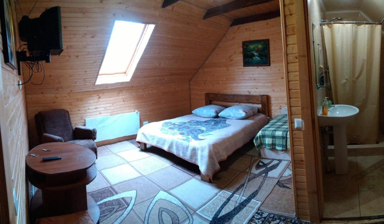 Під Лісом У Гіда Villa Yaremche Bagian luar foto